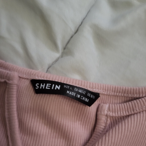 Light pink Shein button up crop size large - Picture 2 of 3